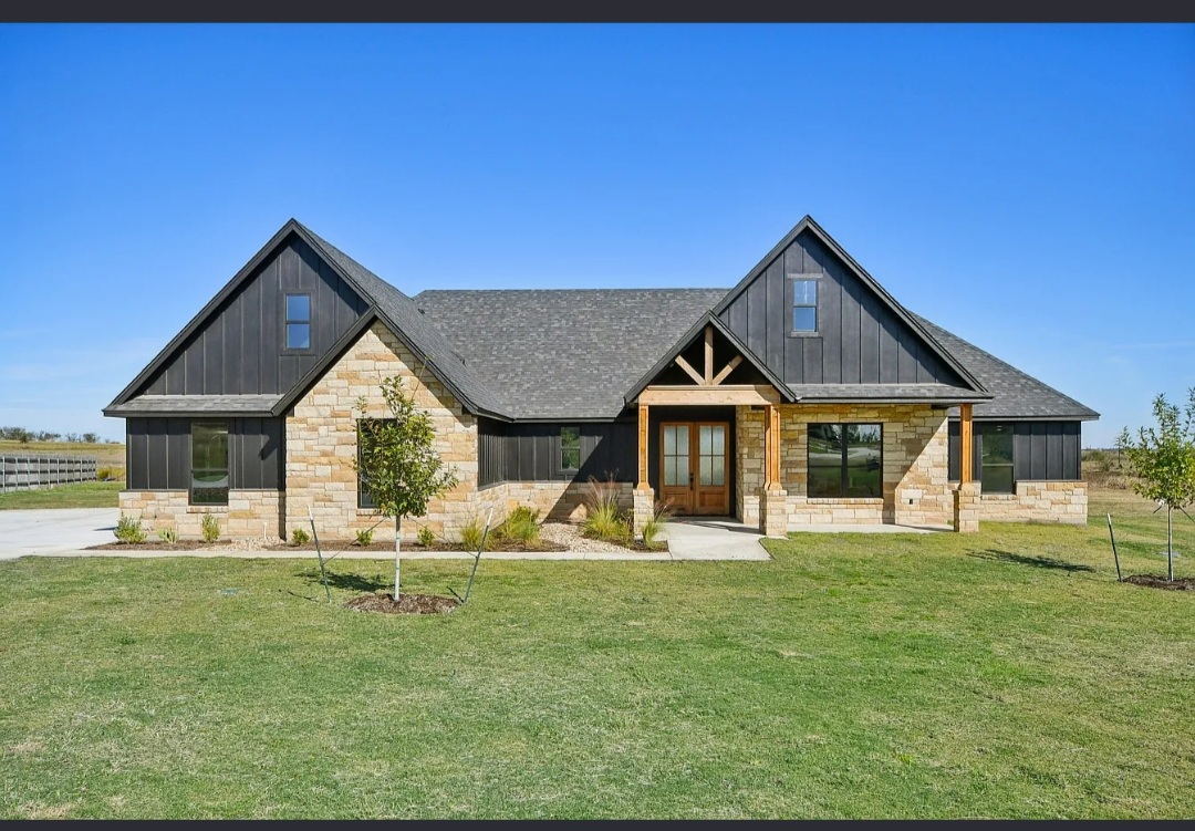 PERFECT BLEND OF COUNTRY LIVING